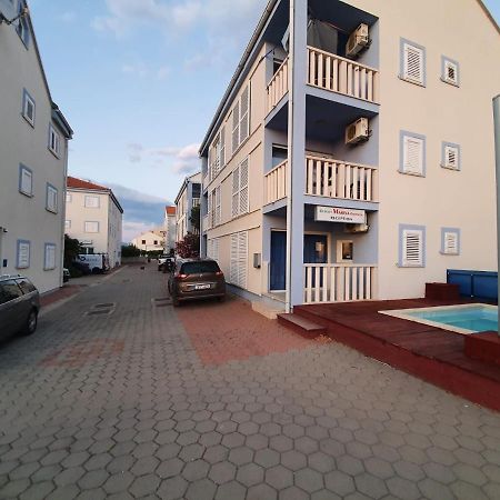 Aparthotel Marina Gromela Mirce Zewnętrze zdjęcie