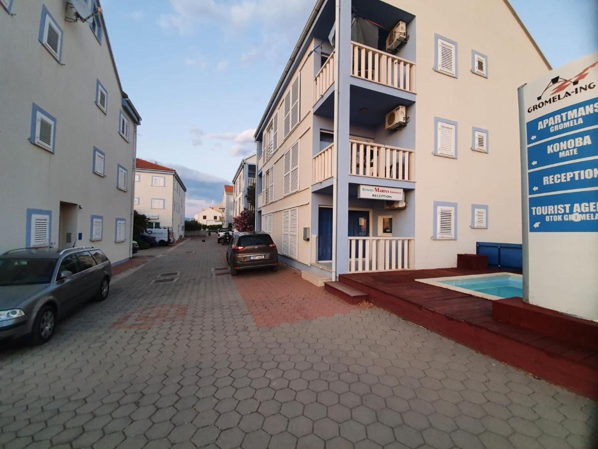 Aparthotel Marina Gromela Mirce Zewnętrze zdjęcie