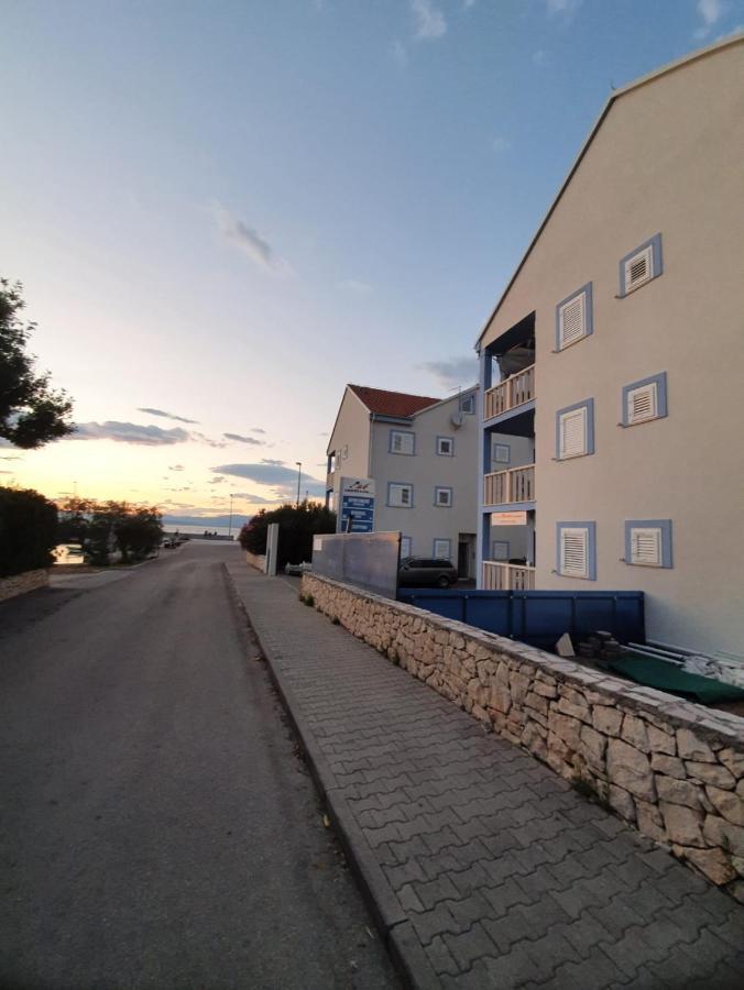 Aparthotel Marina Gromela Mirce Zewnętrze zdjęcie