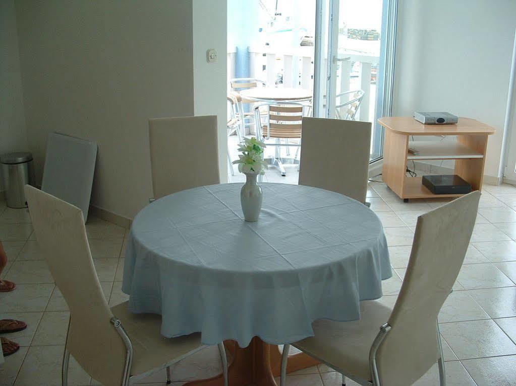 Aparthotel Marina Gromela Mirce Zewnętrze zdjęcie