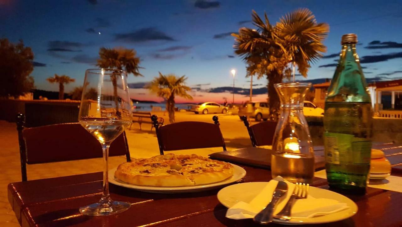 Aparthotel Marina Gromela Mirce Zewnętrze zdjęcie