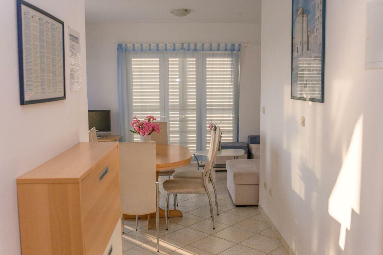 Aparthotel Marina Gromela Mirce Zewnętrze zdjęcie